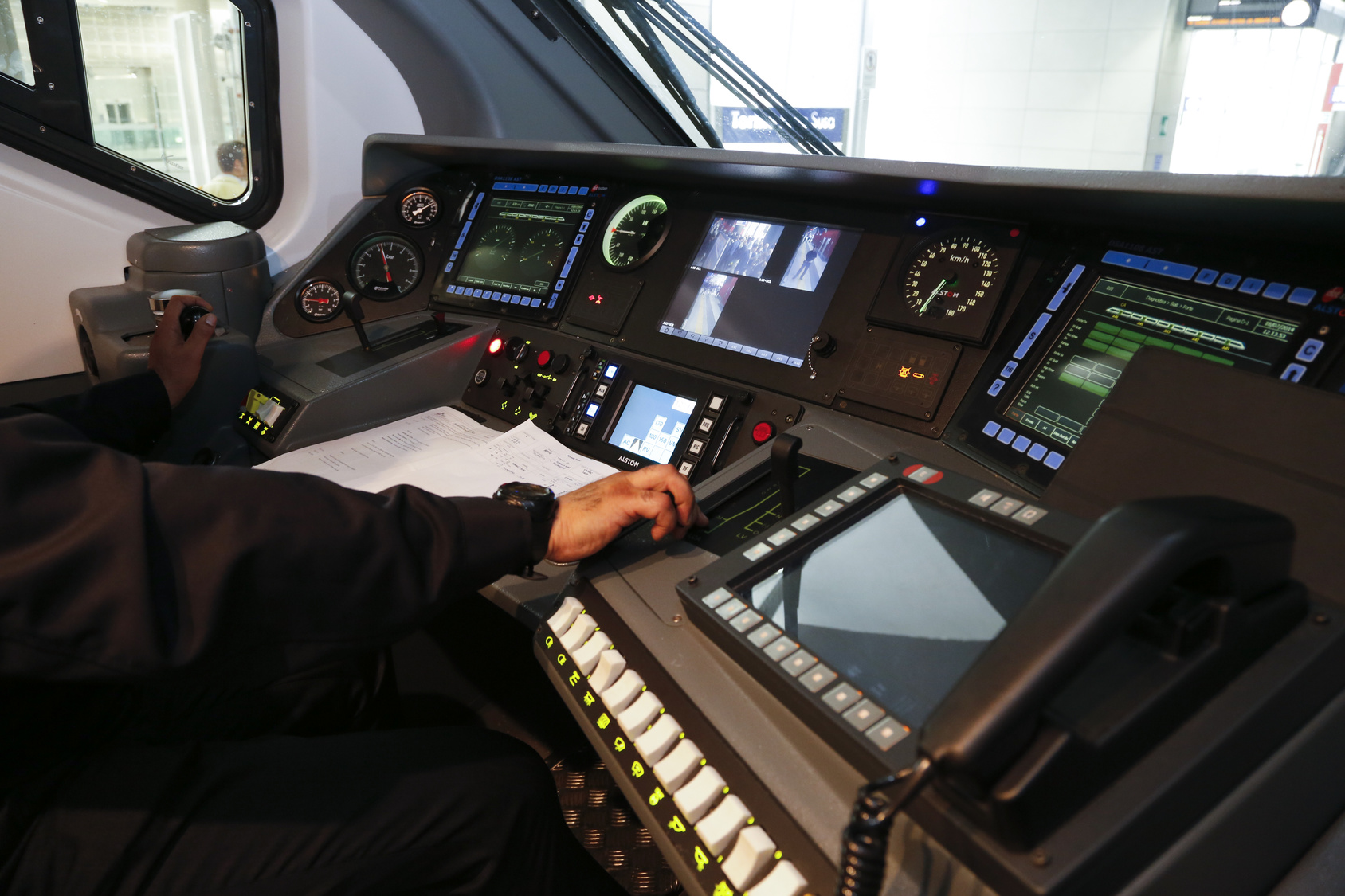 a spanish train driver operates under the same principles as those in the UK